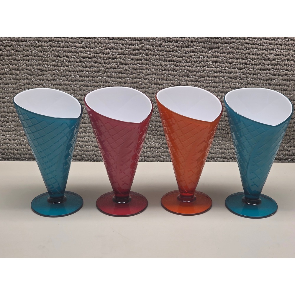 Vintage Style Waffle Cone Ice Cream Sundae Glasses Heart Rim Set of 4 Teal Red